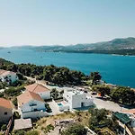 High View House *